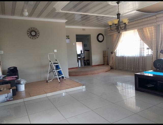 5 BEDROOM FREEHOLD FOR SALE IN CULEMBORG PARK